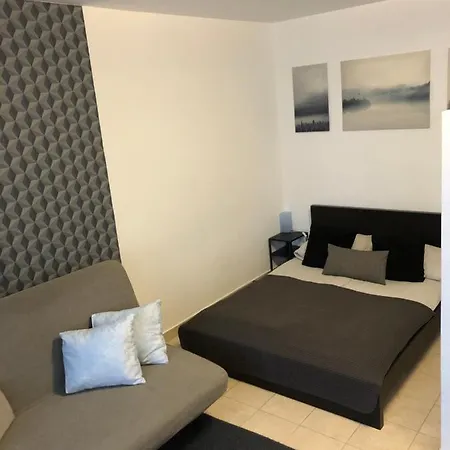 Apartment Downtown Rose Garden Apartments Whit Garage Opcional